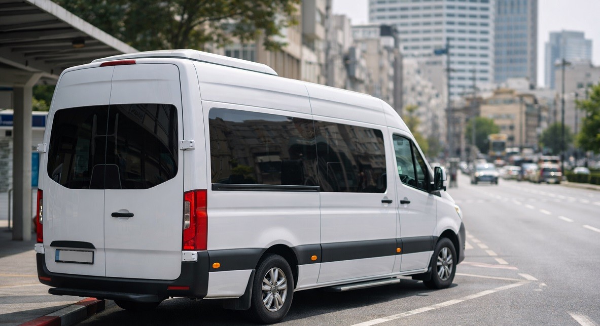 הסעות בבני ברק ורמת גן: איך מתכננים איסוף יעיל בשעות עומס?